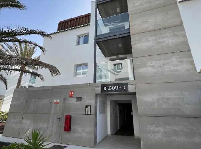 Bristol Terrace Con Giardino Privato Esterno Διαμέρισμα Κοραλέχο